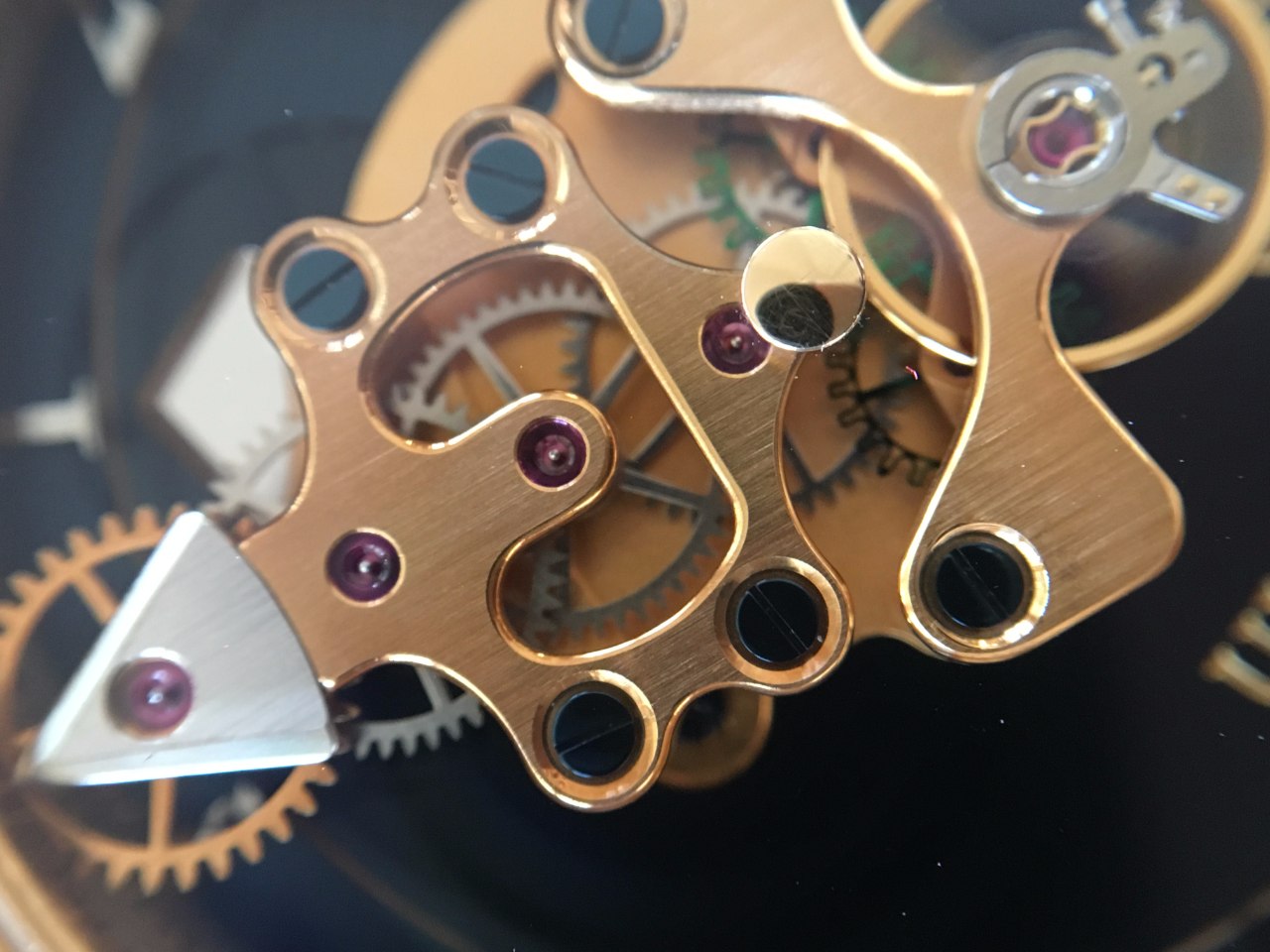 The Silicium gears reflect green