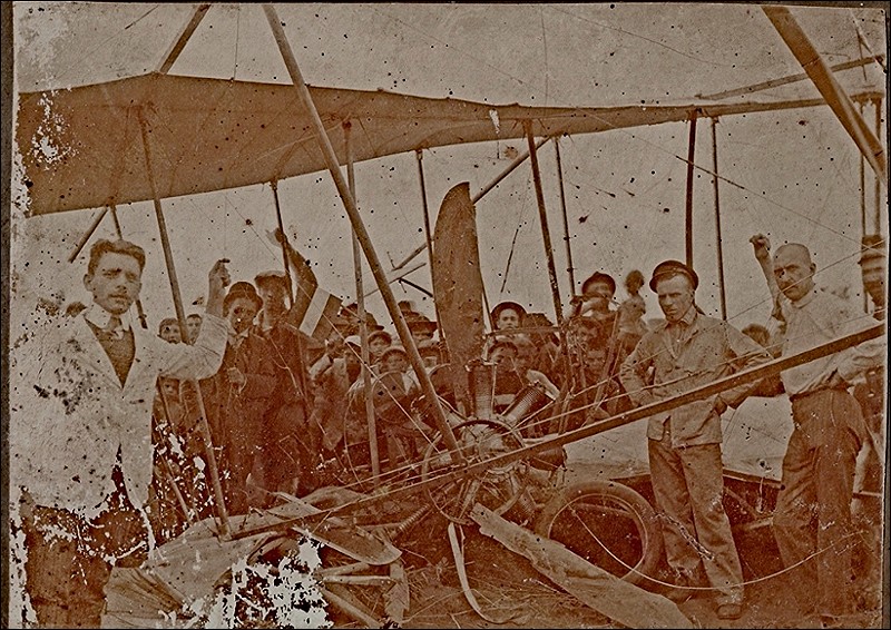 Great-grandfathers brother on the left
