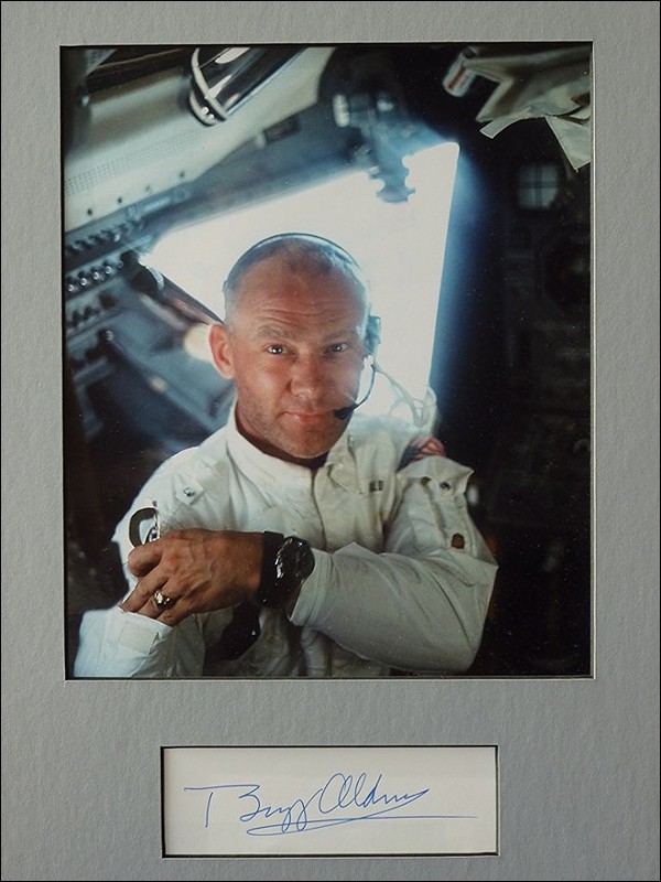 Buzz Aldrin original signature