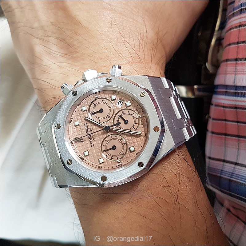 Casual wristshot