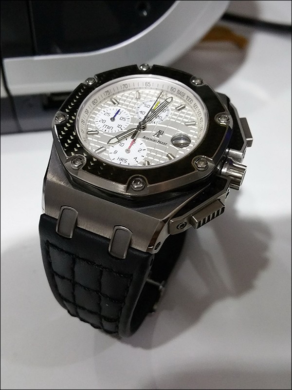 Came with black stitching leather