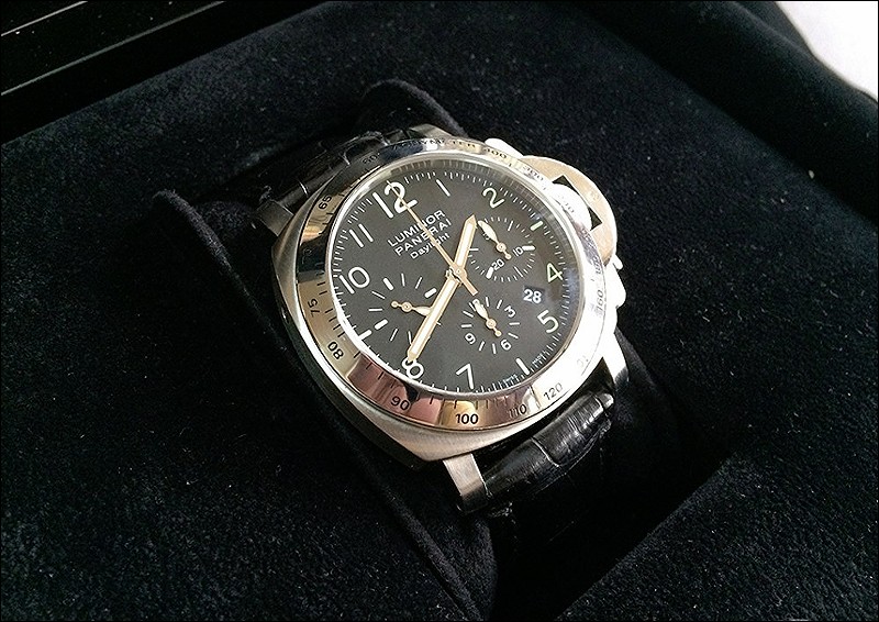 Panerai watch listing