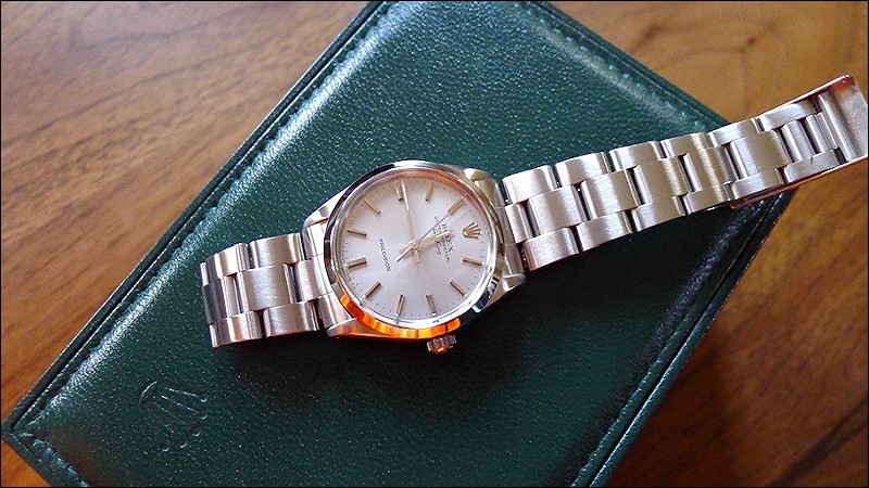 Rolex watch listing