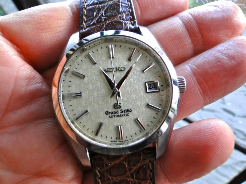 White titanium automatic