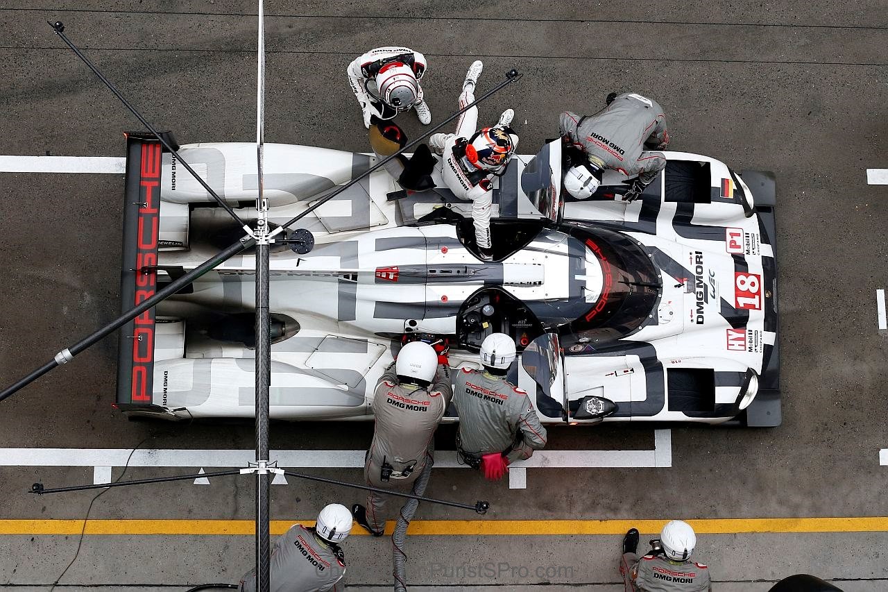 Porsche Pit Stop Overhead View