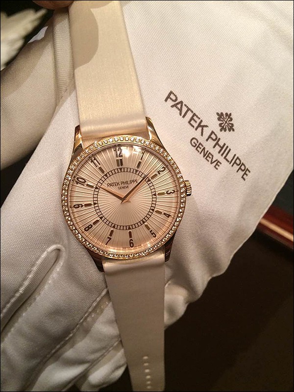 looks better than official photo - a classy watch