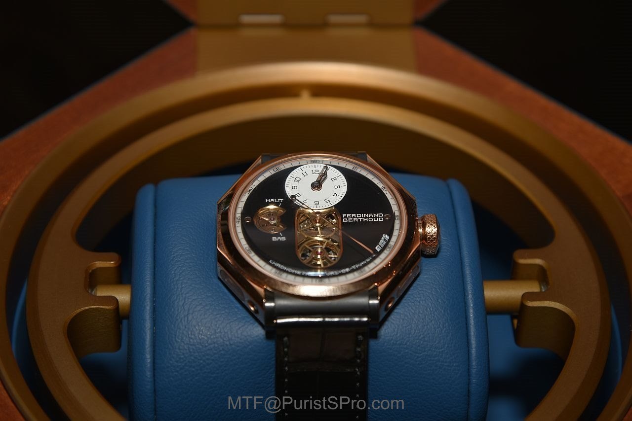 FB1 Chronometerin gimbal box