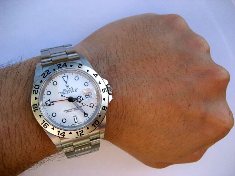 feels cheap compare to the ebel BTR but I still like it !