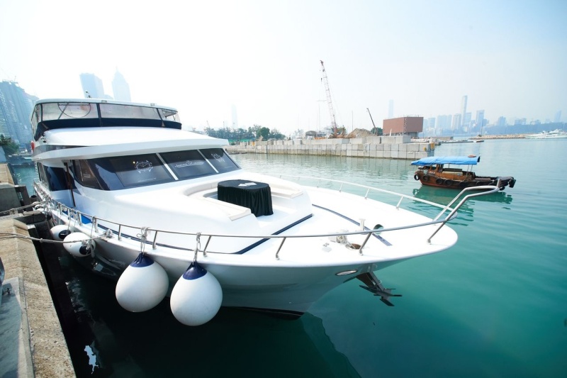 Bloody huge yacht...