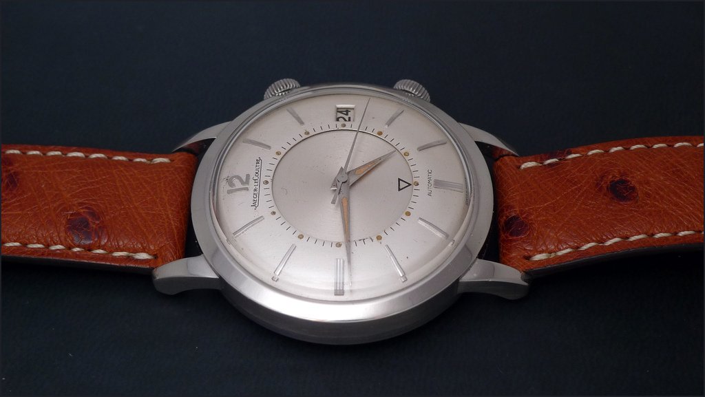 JLC - 2 or 3 quick pictures of one of my favourite Vintage JLC