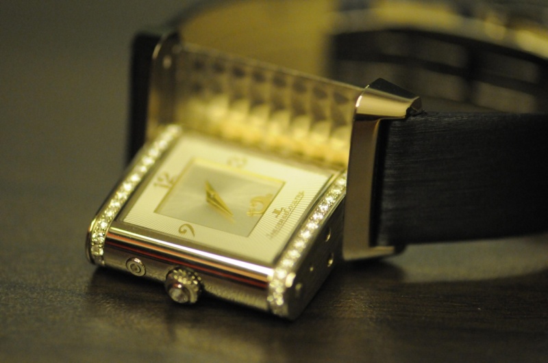 Flipping over the watch to change to 2nd time zone