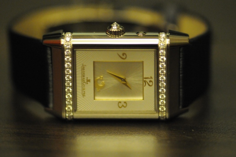 2nd time zone dial face in mother of pearl and Date/Night indicator