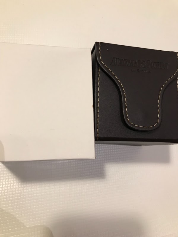 Accessories watch listing