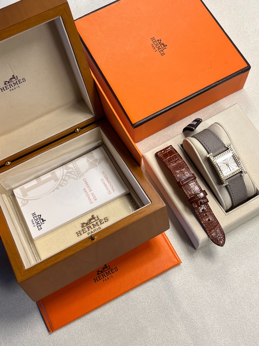 Hermès watch listing