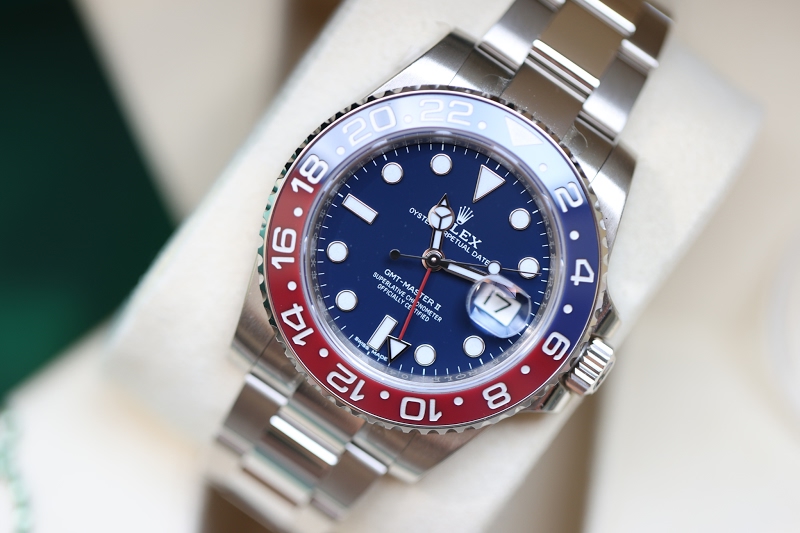 Rolex watch listing
