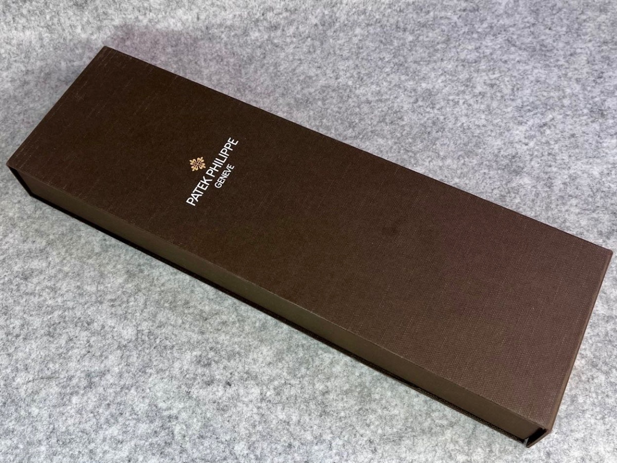 Accessories watch listing