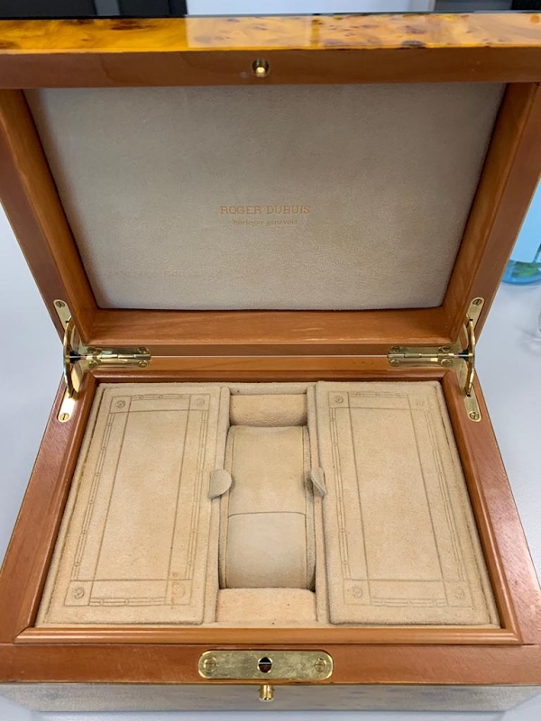 Roger Dubuis watch listing