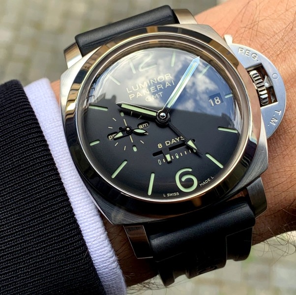 Panerai watch listing
