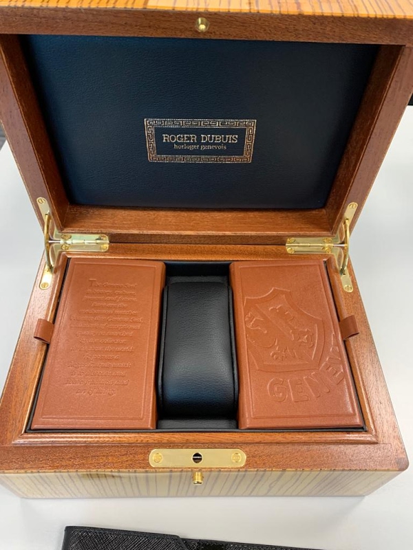 Accessories watch listing