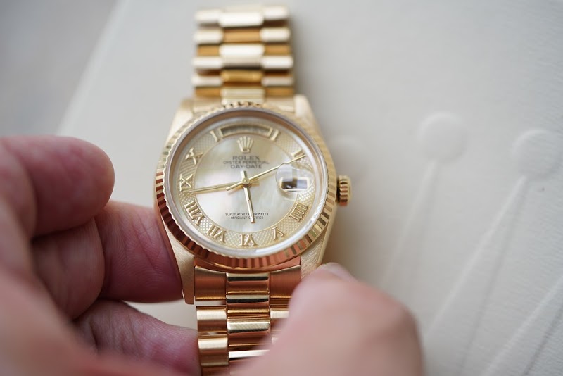 Rolex watch listing
