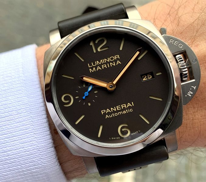 Panerai watch listing