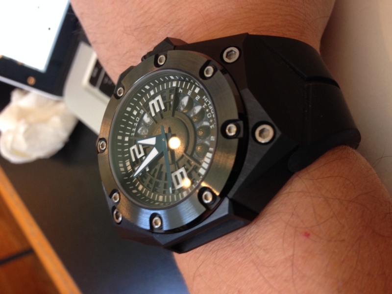 Linde Werdelin watch listing