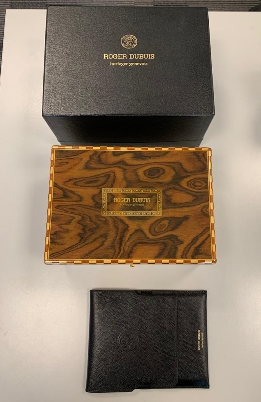 Accessories watch listing