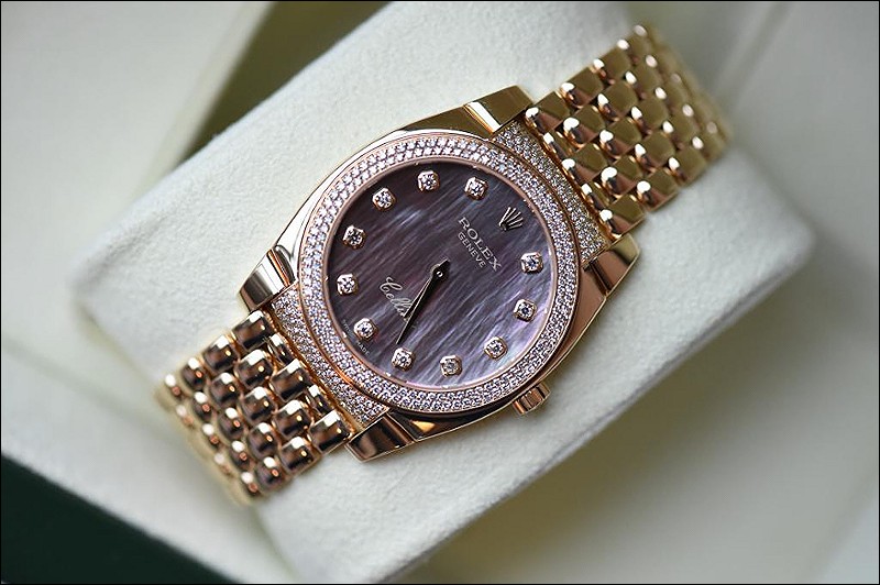 Rolex watch listing