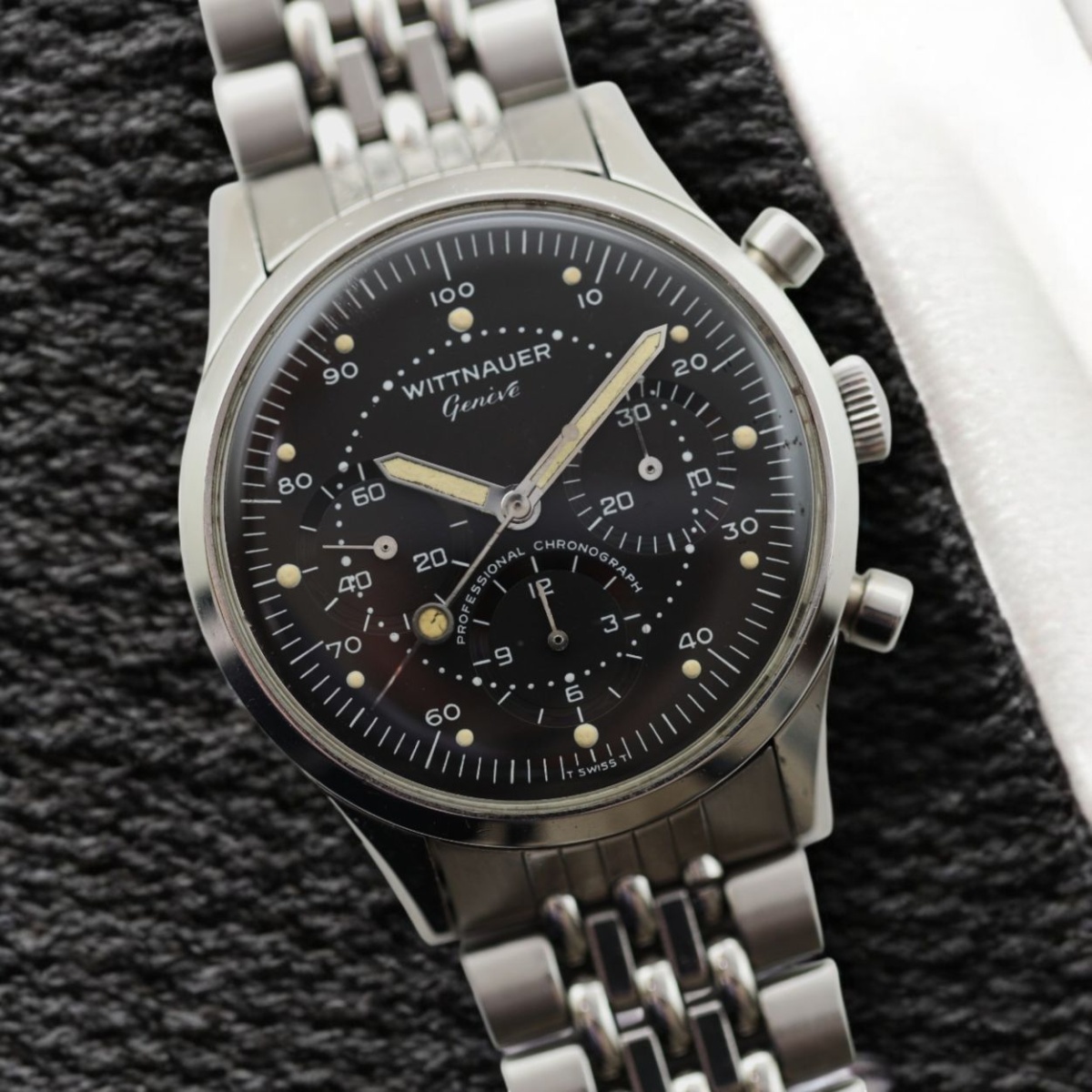 Wittnauer watch listing