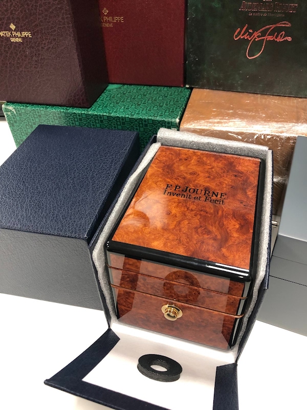 Accessories watch listing