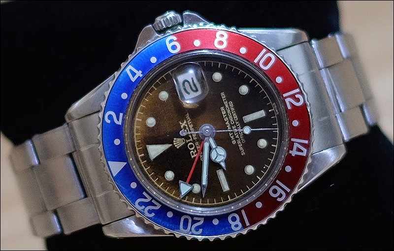 Rolex watch listing