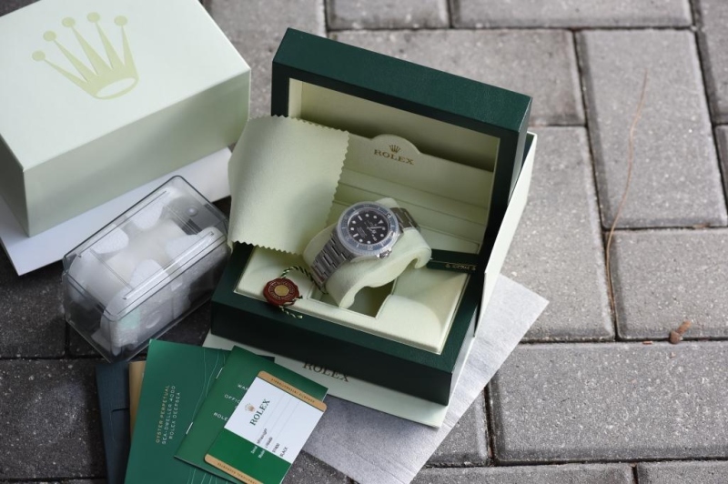 Rolex watch listing