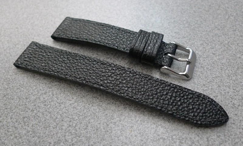 Accessories watch listing