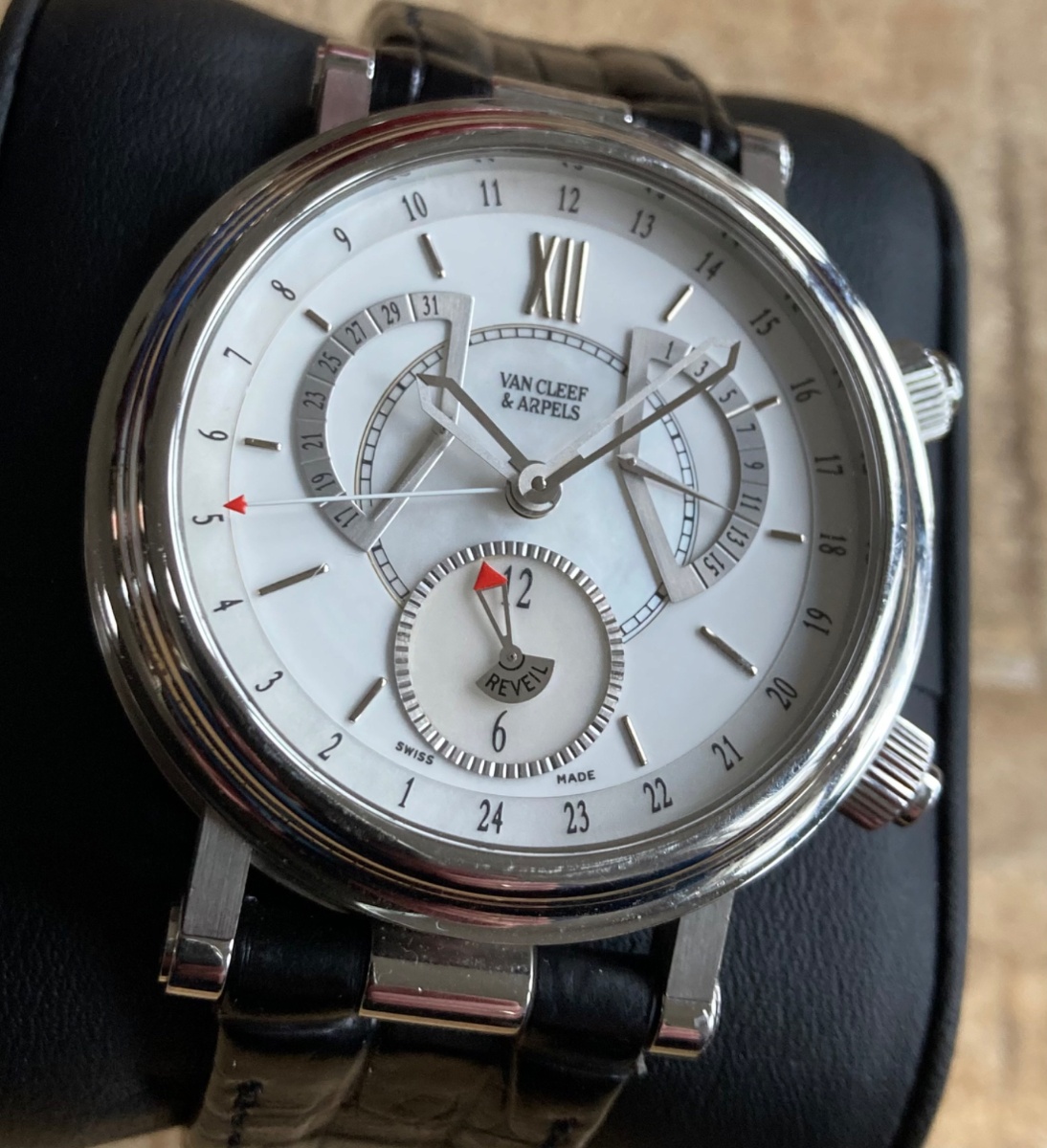 Van Cleef & Arpels watch listing