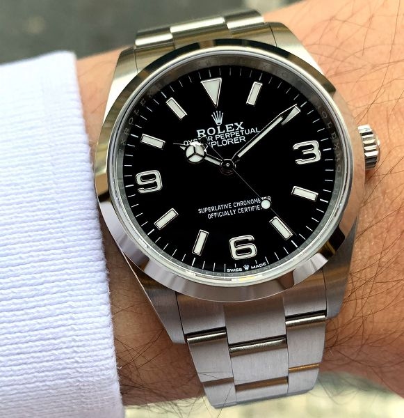 Rolex watch listing