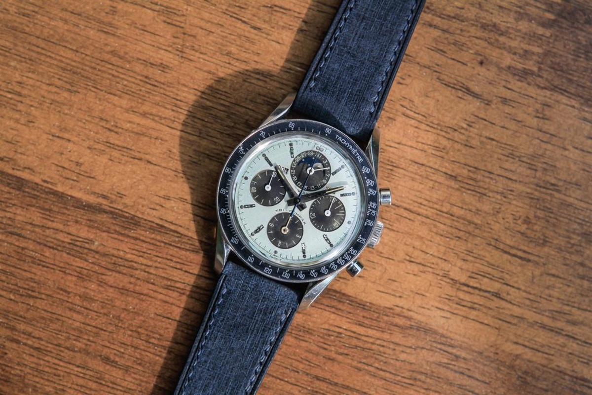 Universal Geneve watch listing