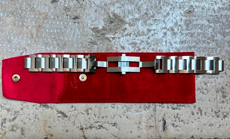 Cartier watch listing