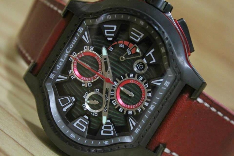 DelaCour watch listing