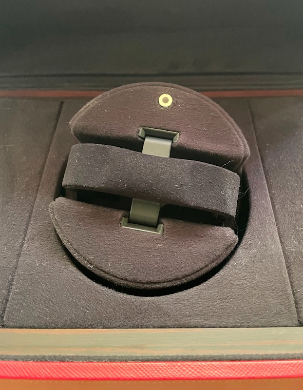 Cartier watch listing