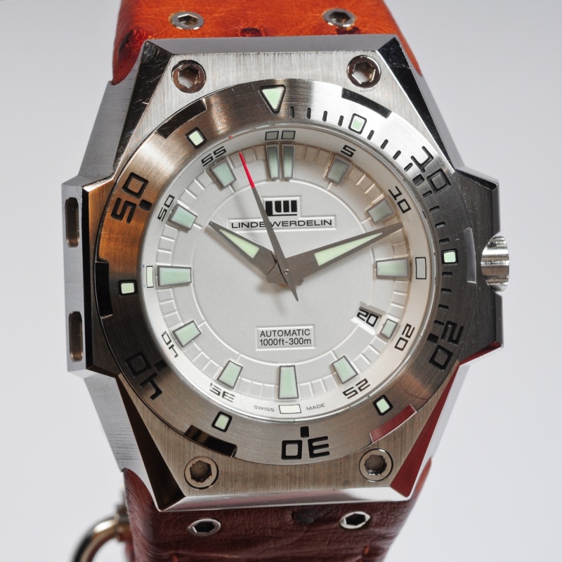 Linde Werdelin watch listing