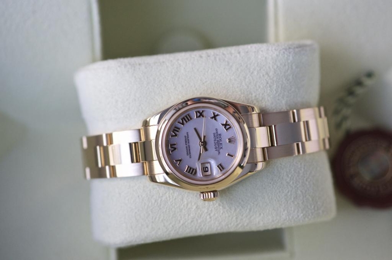 Rolex watch listing