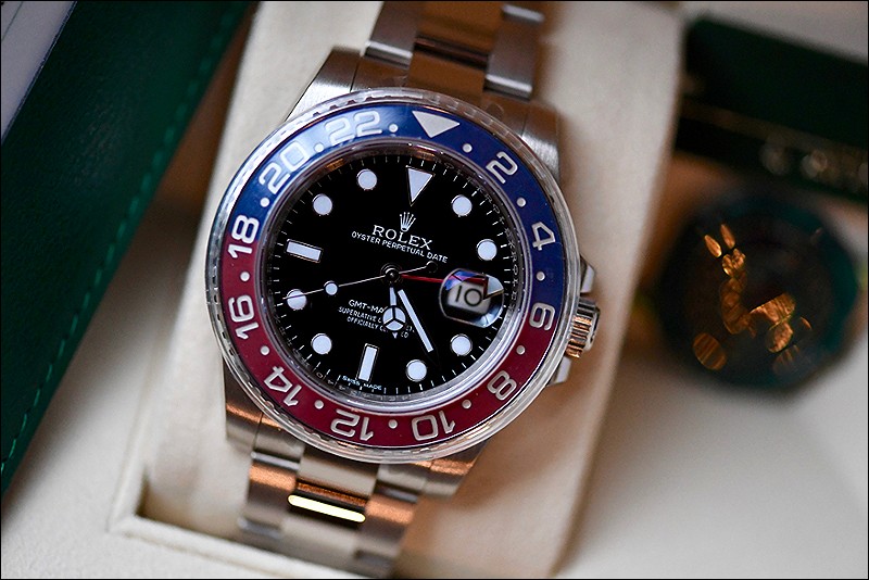 Rolex watch listing