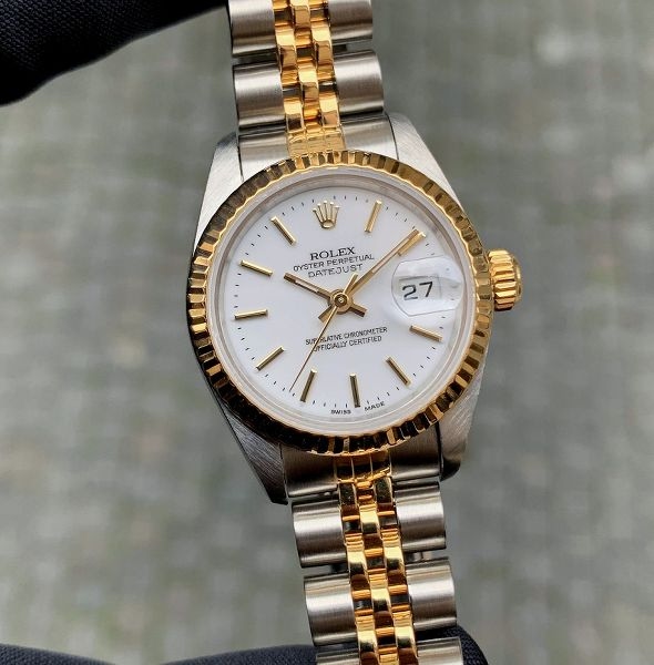 Rolex watch listing