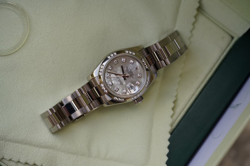 Rolex watch listing