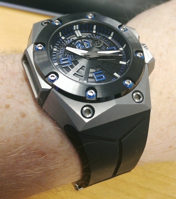 Linde Werdelin watch listing
