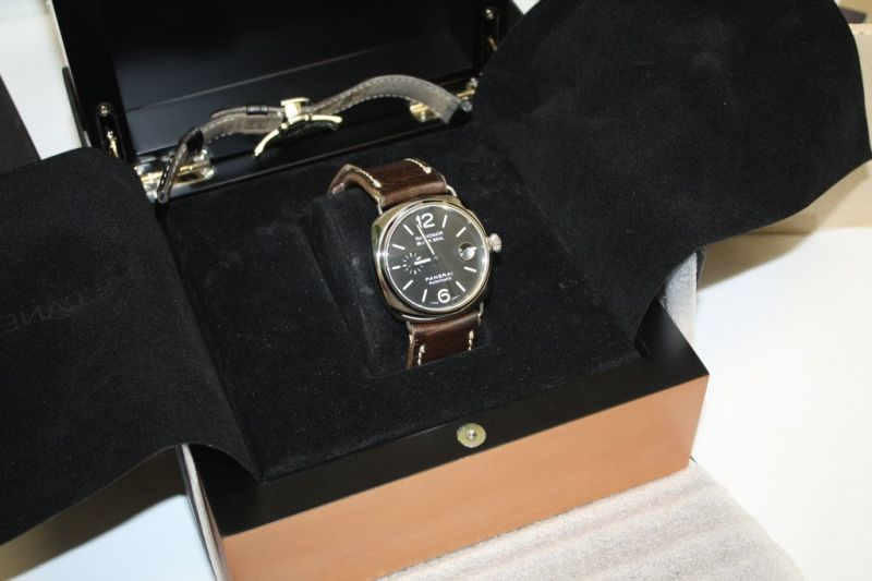 Panerai watch listing