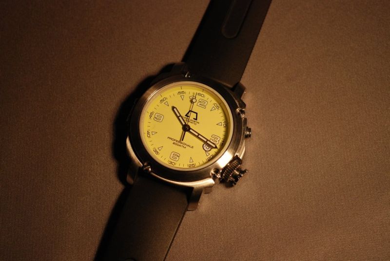 Anonimo watch listing