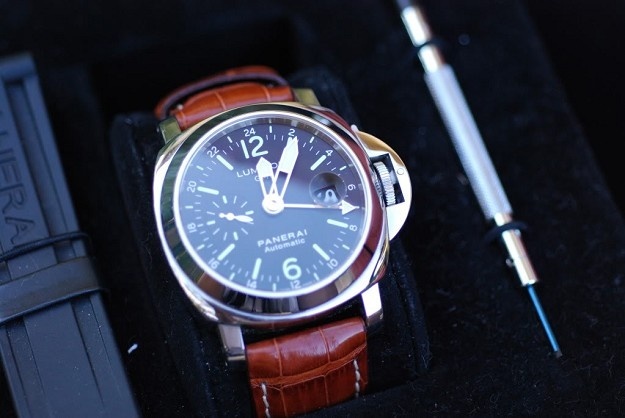 Panerai watch listing