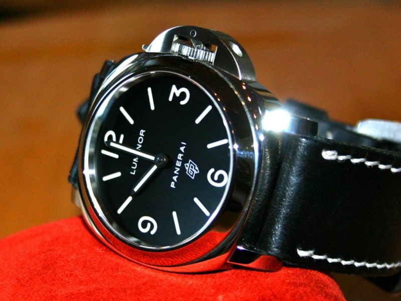 Panerai watch listing