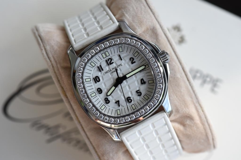 Patek Philippe watch listing